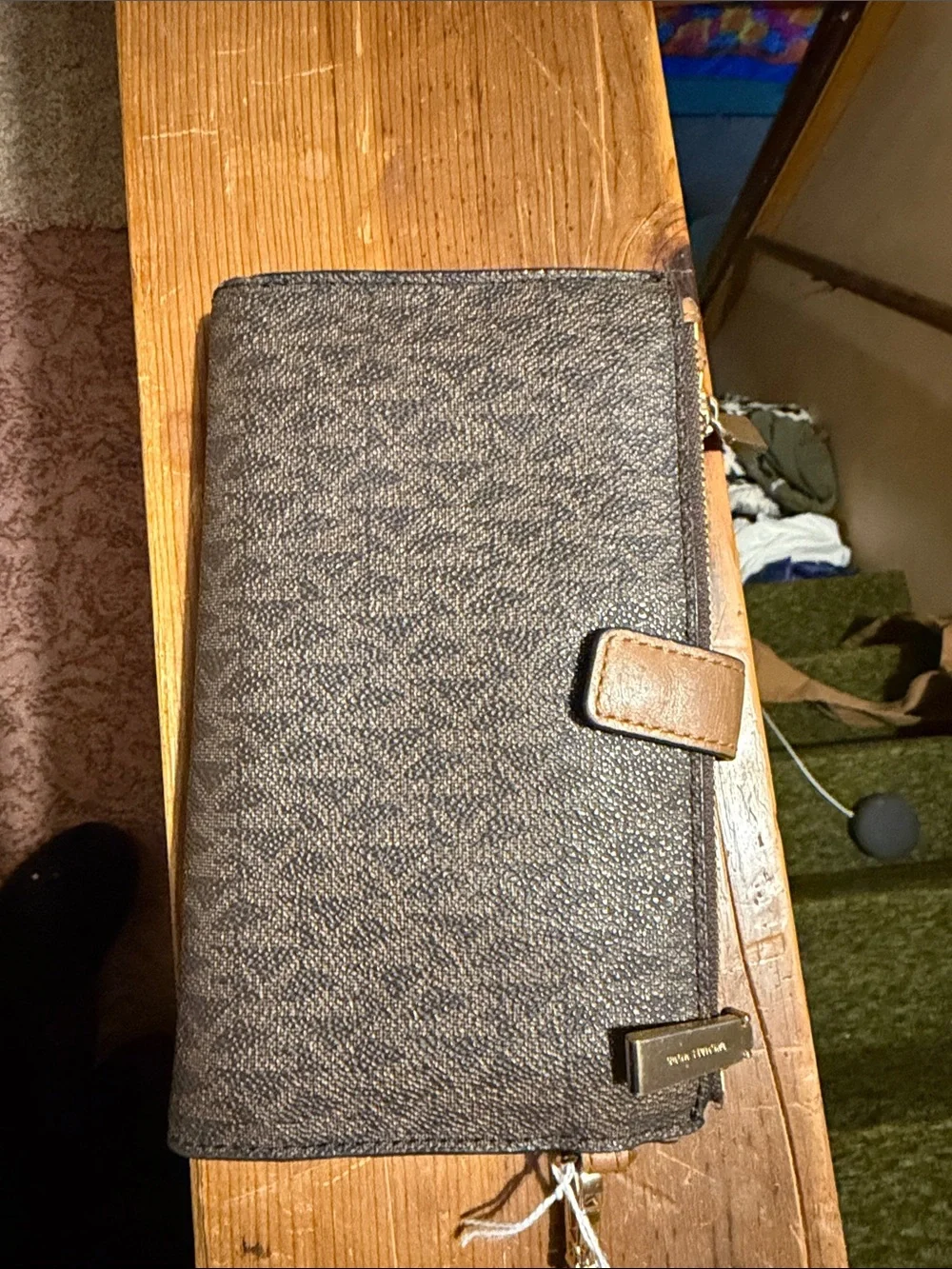N/A compact brown
